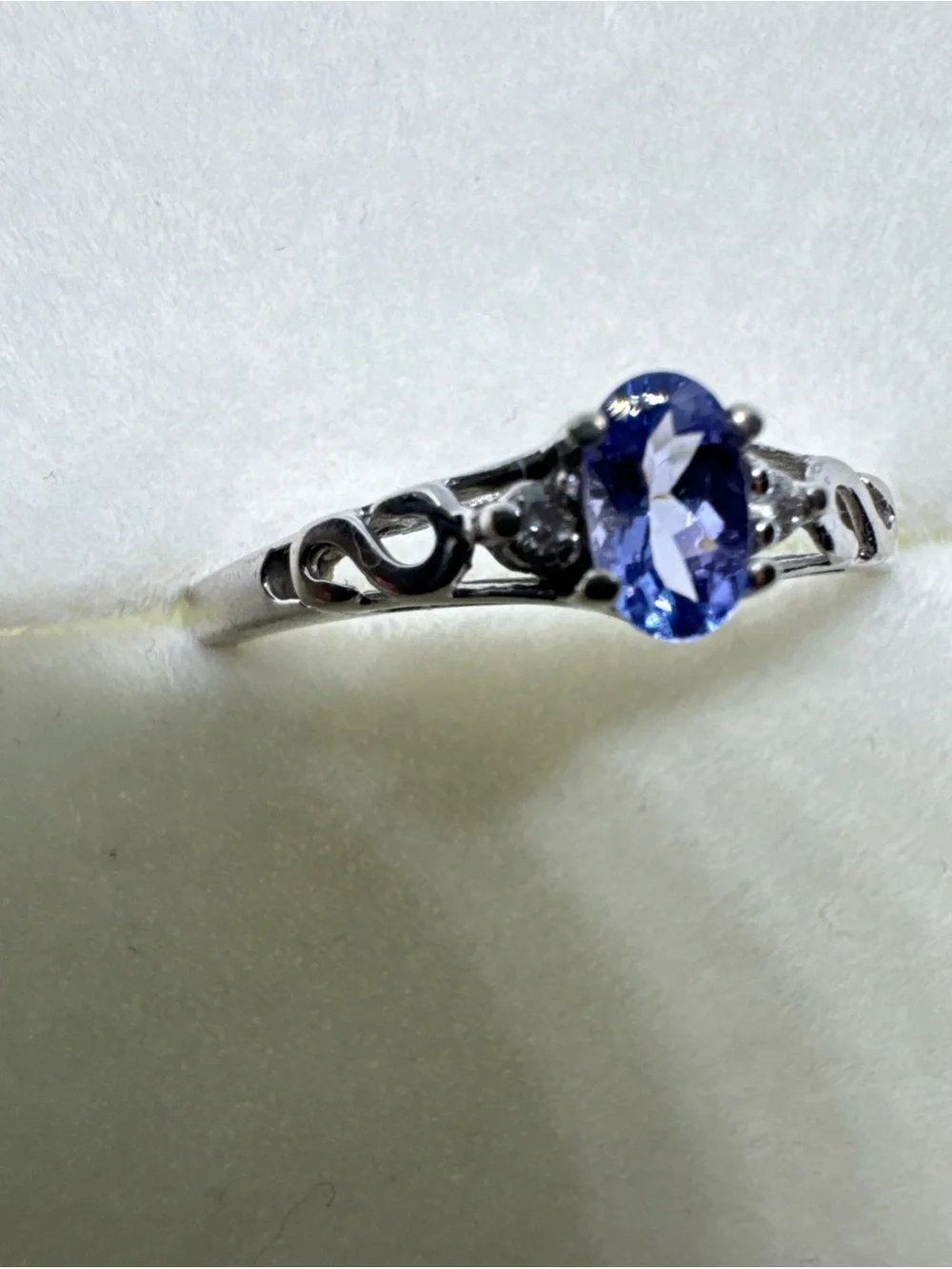 14k White Gold Ring Tanzanite & Diamond Accents Size 6.75 Dainty Elegant 1.35g
